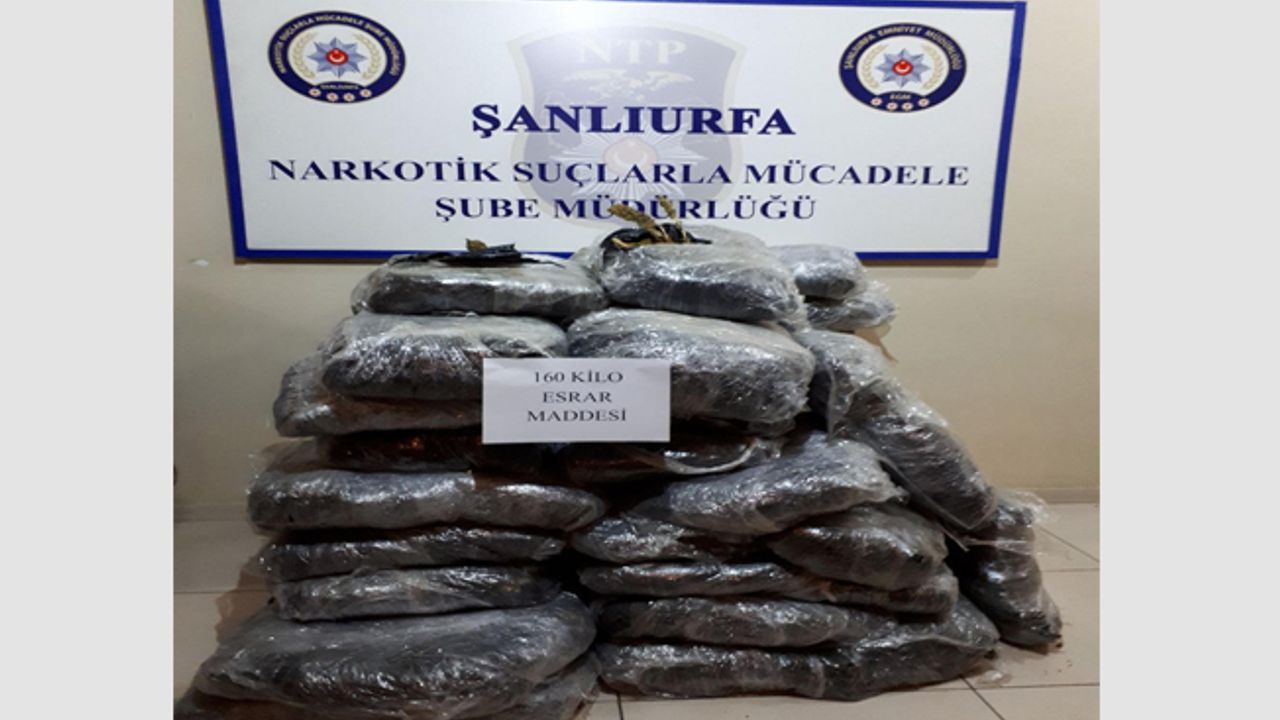 Minibüste paketlerce esrar yakalandı
