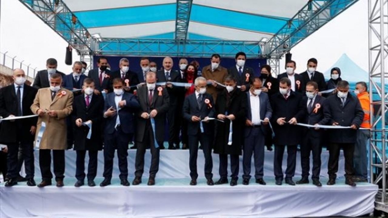 Bakan Karaismailoğlu Köprülü Kavşak Açılışında Konuştu