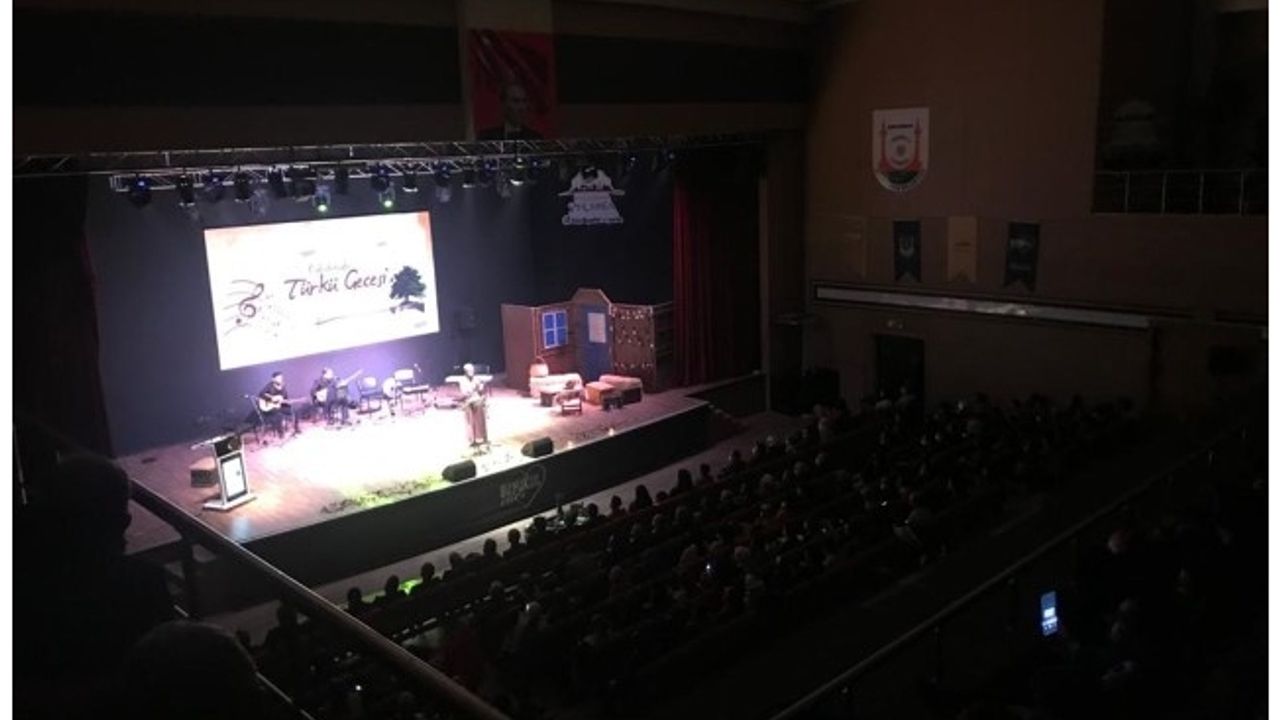 Şanlıurfa'da "Öyküleriyle Türkü Gecesi" programı düzenlendi