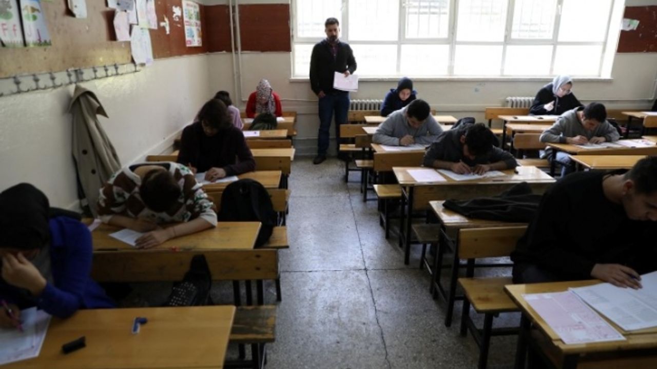 Haliliye’de gençler üniversite sınavına hazırlanıyor