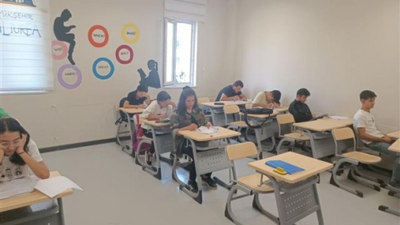 Gençler Büyükşehir İle Sınavlara Hazırlanıyor