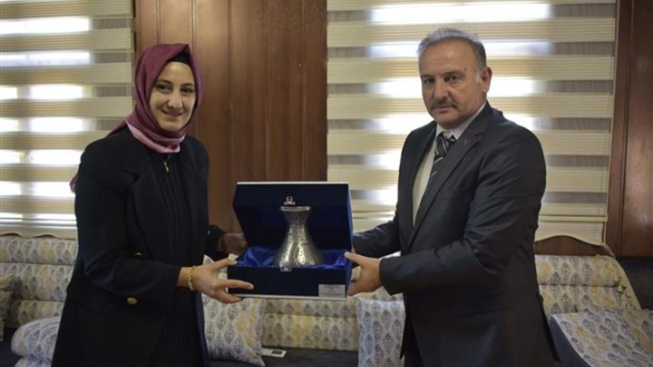 Harran Üniversitesi Rektörü’nden Başkan Ayşe Çakmak’a Ziyaret