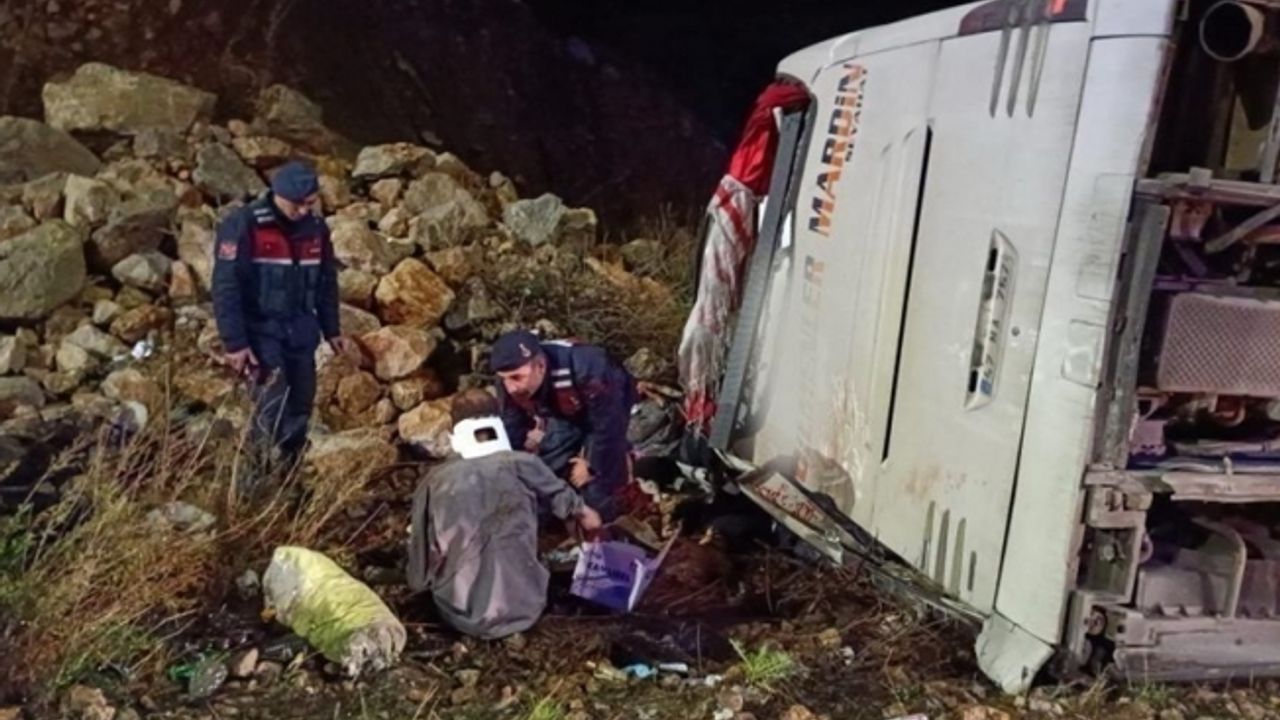 Mersin'de feci kaza: 9 ölü 30 yaralı