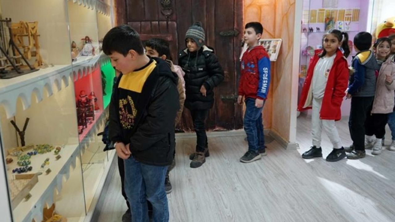 Karaköprü'de Oyuncak Müzesi Misafirlerini Ağırlıyor