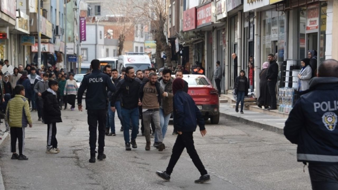 Şanlıurfa'da akraba aileler arasında silahlı kavga: 7 kişi yaralandı