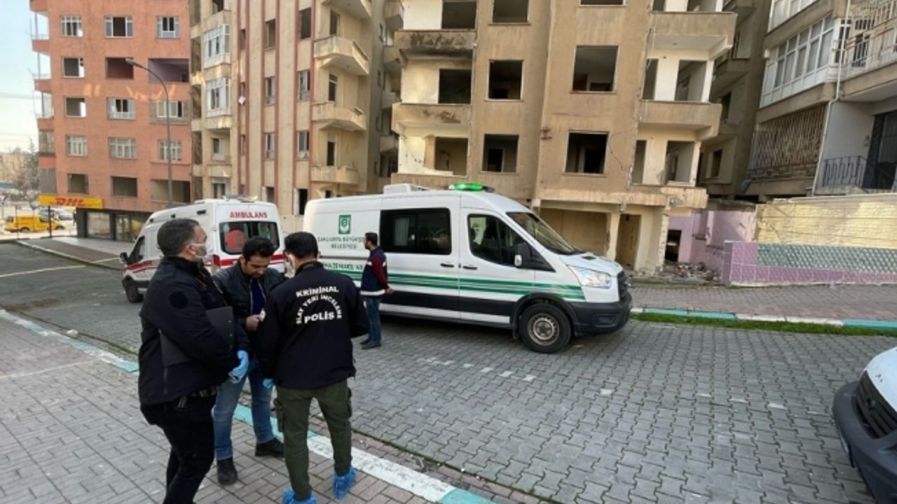 Şanlıurfa'da metruk binanın bahçesinde kadın cesedi bulundu