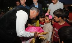 Eyyübiye'de binlerce öğrenciye seccade hediye edildi