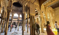 El Hamra Sarayı ihtişamını koruyor