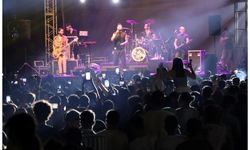 Zakkum grubu, sevilen şarkılarını Urfa’da seslendirdi