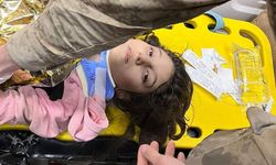 Depremden 160 saat sonra bir çocuk enkazdan kurtarıldı