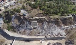 "Asrın felaketi"nde tarihi Siverek Kalesi de hasar gördü