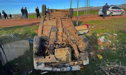 Şanlıurfa'da minibüs ile otomobilin çarpıştığı kazada 4 kişi yaralandı