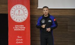 Türkiye'nin ilk astronotu Gezeravcı, Şanlıurfa'da öğrencilerle buluştu
