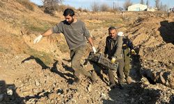 Şanlıurfa'da ıslahı yapılan derede mahsur kalan kaplumbağalar kurtarıldı