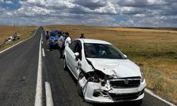 Şanlıurfa'da iki otomobilin çarpıştığı kazada 8 kişi yaralandı