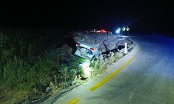 Şanlıurfa'da Şarampole Devrilen Otomobildeki 3 Kişi Yaralandı