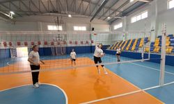 Kız Çocuklarından Voleybol Kursuna Yoğun İlgi