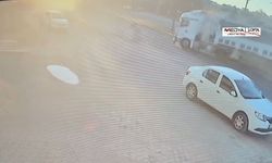 Şanlıurfa'da bir tır 4 araca çarptıktan sonra iş yerine girdi