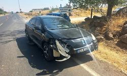 Siverek'te iki otomobilin çarpıştığı kazada 3 kişi yaralandı
