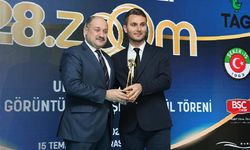 Başkan Gülpınar, “Yılın En Şeffaf Belediye Başkanı” Seçildi