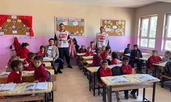 Köy Okullarına 10.000 Gülüş: Şanlıurfa Diş Hekimleri Ağız Sağlığı İçin Seferber Oldu