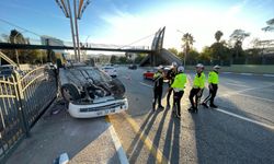 Şanlıurfa'da devrilen otomobildeki 5 kişi yaralandı