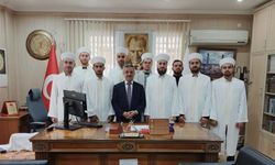 Birecik'te 9 din görevlisine cübbe ve sarık giydirildi