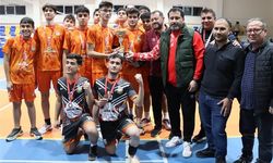 Büyükşehir Yıldız Erkekler Voleybol B Takımı Şampiyon Oldu
