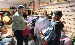 Başkan Özyavuz yüzlerce çocuğu sevindirdi