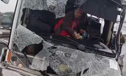 İstanbul'da Polis Servisi Kazaya Karıştı: 1 Şehit, 16 Yaralı