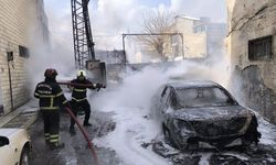 Şanlıurfa’da Elektrik Panosu Yangını: 5 Araç Hasar Gördü