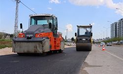 Büyükşehir’den Buluntu Hoca Bulvarı’nda Yoğun Asfalt Mesaisi
