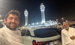 Şanlıurfalı Üç Arkadaş 63 Plaka Araçla Umre Yolculuğuna Çıktı