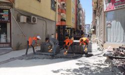 Büyükşehir, Siverek’in yollarını beton parkeyle yeniliyor