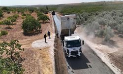 Büyükşehir’den Birecik’te 40 Kilometrelik Grup Yoluna Sathi Asfalt