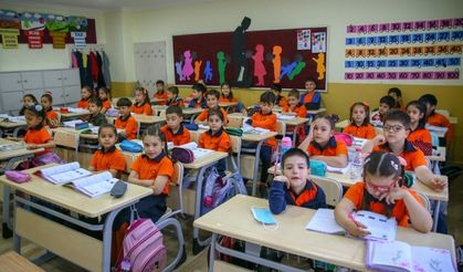 Okullar 30 Ekim Pazartesi günü tatil edildi