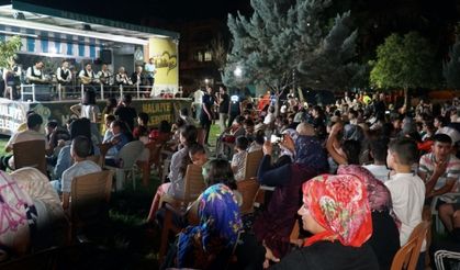 Haliliye’de yaz konserleri ile vatandaşlar eğlenceye doyuyor