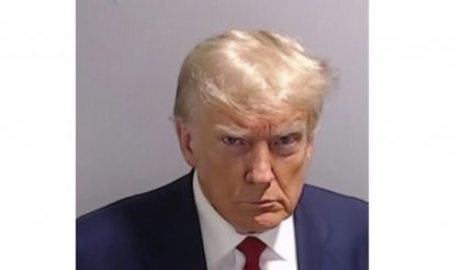 Trump teslim oldu!