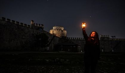 Yedikule Hisarı zindanlarında tarihin içinde fenerle yolculuk