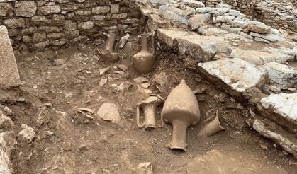Amos Antik Kenti'nde 10 amfora bulundu