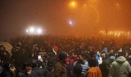 Geceyi sokaklarda geçirdiler