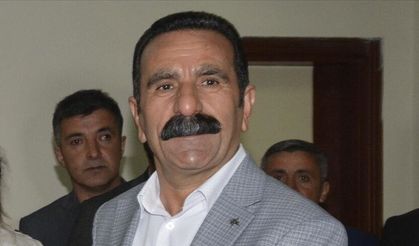 Hakkari Belediye Başkanı Akış, gözaltına alındı