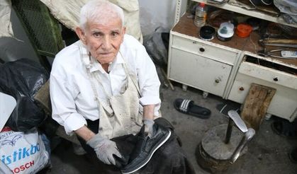 Şanlıurfalı Kore gazisi 70 yıldır ayakkabı tamir ediyor