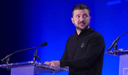 Zelenskiy'i, Putin diye sahneye çağırdı