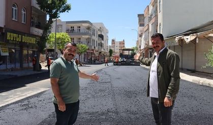 Viranşehir’de Uğur Boran Caddesi Sıcak Asfaltla Yenileniyor