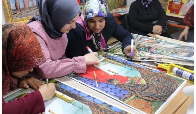 Akçakaleli kadınlar Rölyef kursu ile yöresel tablolar yapıyor