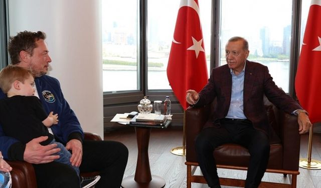 Erdoğan, Musk'ı Tesla'nın 7'nci fabrikasını Türkiye'de kurmaya çağırdı