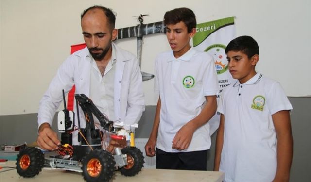Şanlıurfa'da lise öğrencileri uzaktan kontrollü bomba imha robotu üretti