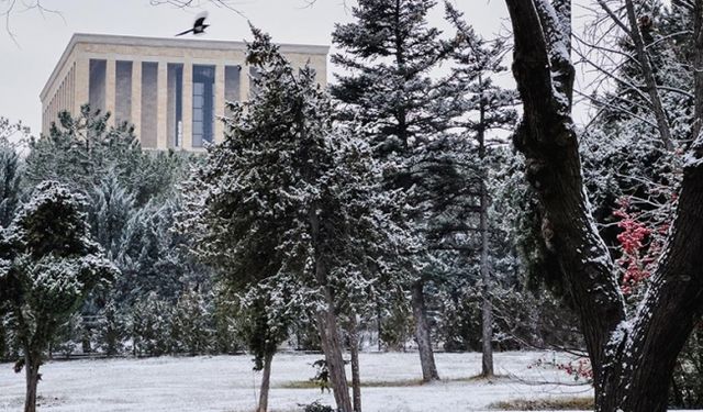 Ankara'da kar yağışı etkili oldu