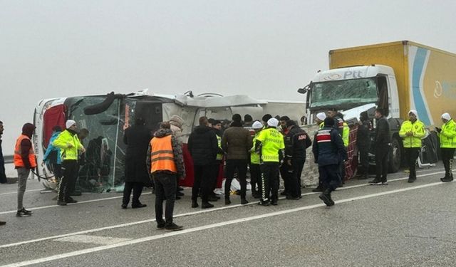 Malatya'da yolcu otobüsü devrildi: 4 ölü 36 yaralı